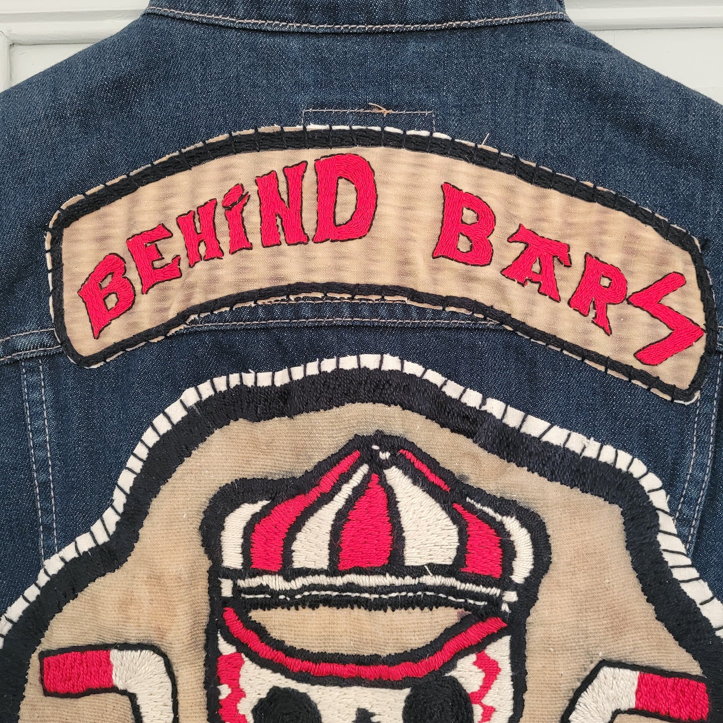 "Behind bars" chainstitched by hand Levi's Jacket/ Veste levis vintage brodée main et patchée