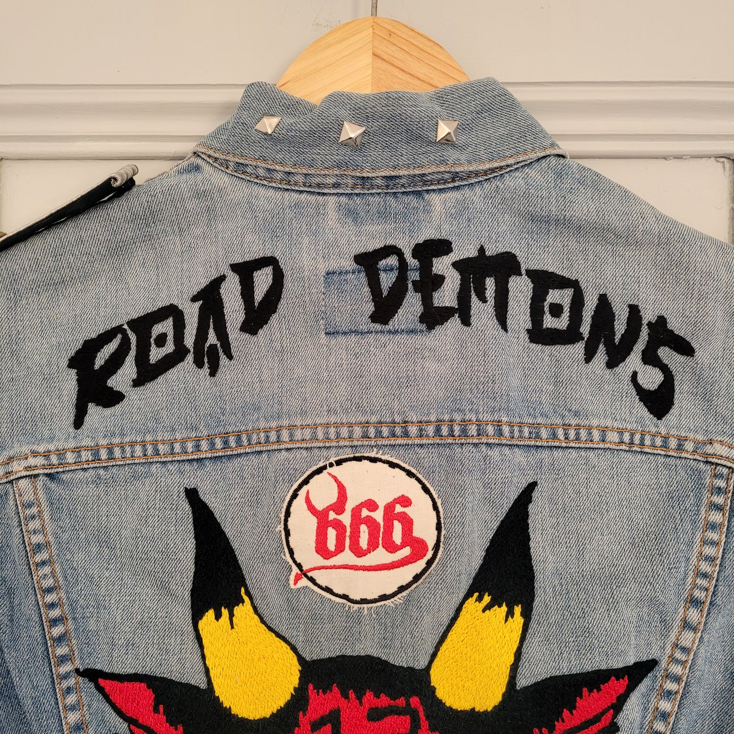 "Road demons" chainstitched by hand Levi's Jacket/ Veste levis vintage brodée main et patchée
