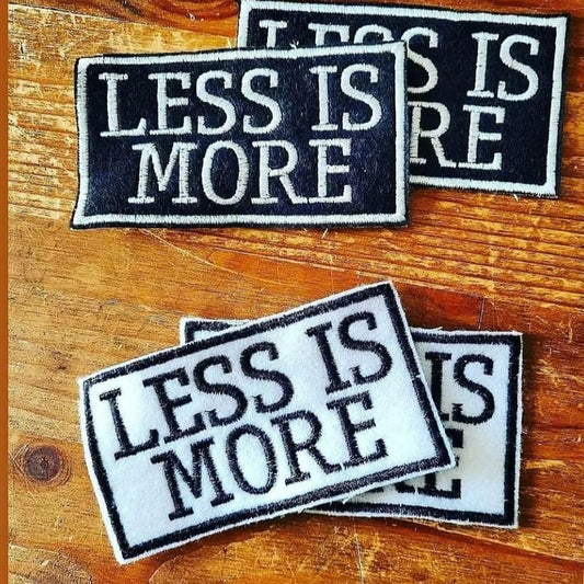 Less is More ( version Fond Blanc)
