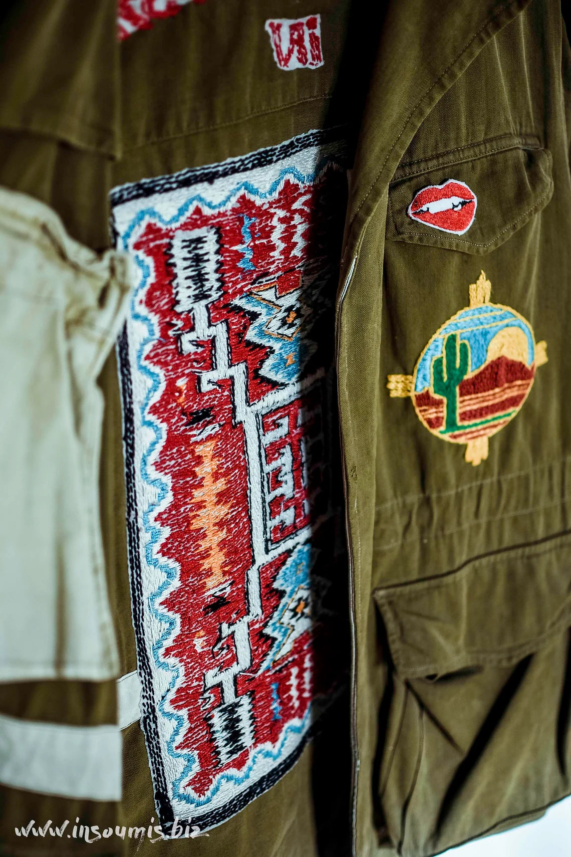 Vintage military HBT jacket hand embroidered chainstitch Navajo blanket design/ veste militaire HBT brodée en points de chaînette sur le thème tapis Navajo